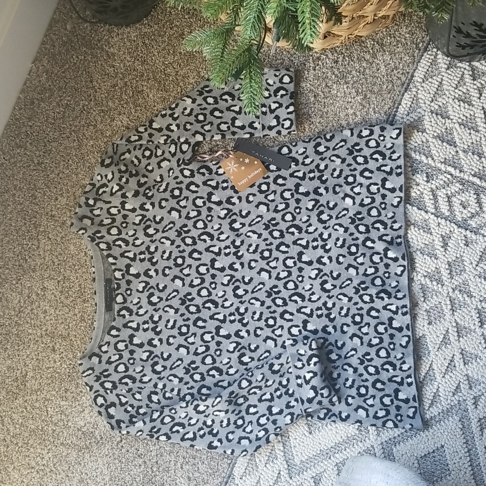Blue grey leopard print sweater